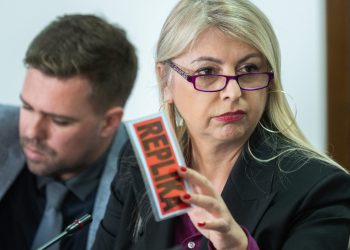 Slobodna Dalmacija – Lidija Bekavac: ‘Isti muškarac danas se identificira da je žena, sutra da je pas. Ujedinimo se i sačuvajmo našu djecu’