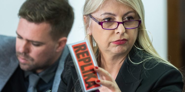 Slobodna Dalmacija – Lidija Bekavac: ‘Isti muškarac danas se identificira da je žena, sutra da je pas. Ujedinimo se i sačuvajmo našu djecu’