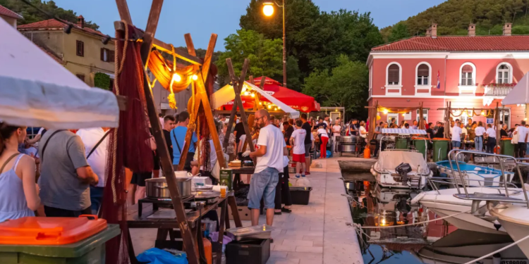 U subotu ne propustite Ribarsku feštu u Novigradu, bit će tu slasnih delicija, ali i žive glazbe