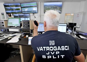 Slobodna Dalmacija – Požar u stanu u Splitu! Na požarištu su dva vozila i devetero vatrogasaca i policija