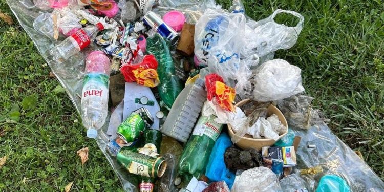 Slobodna Dalmacija – Što je sve plutalo u Matejuški? Nastavnici iz cijele Europe očistili Dioklecijanovu palaču i more oko lučice