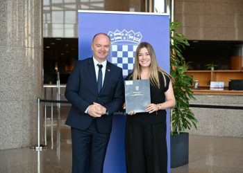 Ministarstvo i Grad Šibenik potpisali ugovor za provedbu edukativnih, kulturnih i sportskih aktivnosti djece