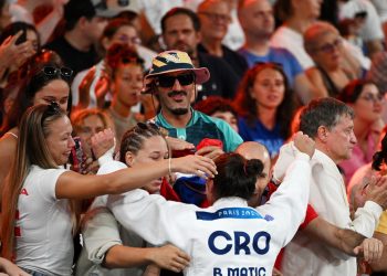 Lijepa naša u Parizu! Splićanka Barbara Matić na tronu: ‘Presretna sam!’. Među prvima čestitala joj Iva Oberan