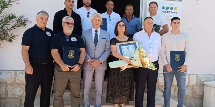 Slavilo se u Pakoštanima: dodijeljene nagrade zaslužnima i najavljena izgradnja novog dječjeg vrtića i Kulturnog centra