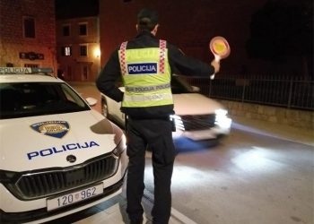 Slobodna Dalmacija – Splitska policija noćas je uhitila čak petoricu vozača, svi su prenoćili u postaji. Objavljeno i što su skrivili