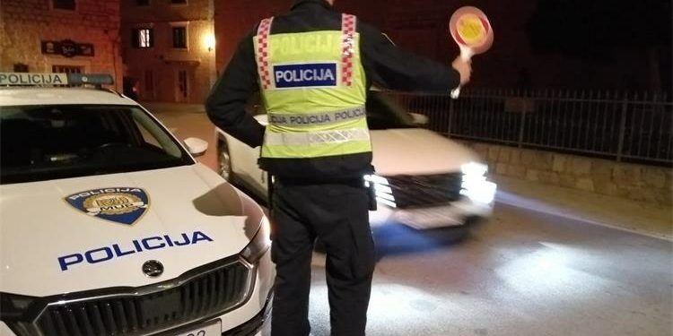 Slobodna Dalmacija – Splitska policija noćas je uhitila čak petoricu vozača, svi su prenoćili u postaji. Objavljeno i što su skrivili