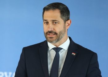 Slobodna Dalmacija – Ministar Glavina se oglasio o radnom vremenu splitskih ugostitelja: Zašto se jednima skraćuje, a drugima ne