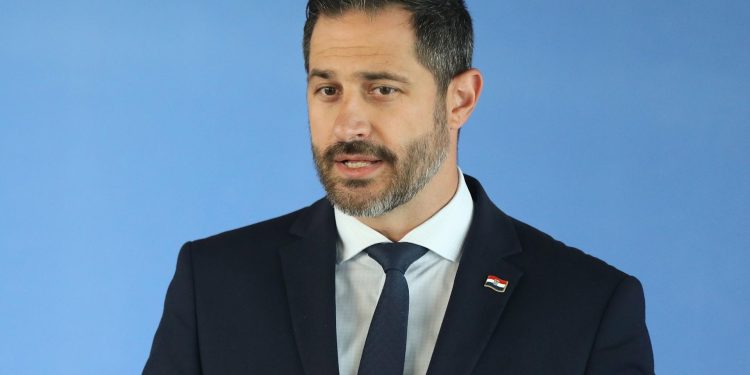 Slobodna Dalmacija – Ministar Glavina se oglasio o radnom vremenu splitskih ugostitelja: Zašto se jednima skraćuje, a drugima ne