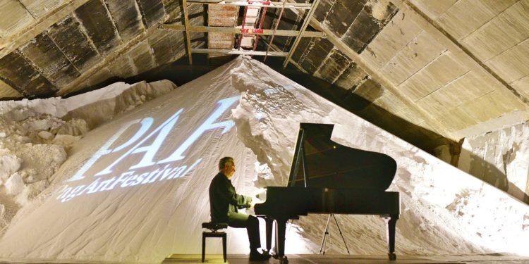 Brojnost i pažnja slušateljstva bila je zaista je impresivna, ne samo zbog magičnog pijanizma Lovre Pogorelića nego i posebnosti ambijenta