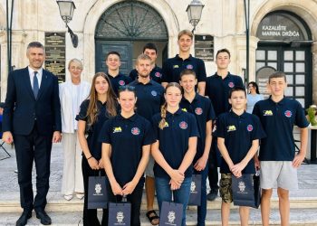 Gradonačelnik Mato Franković primio Jugove plivačice i plivače