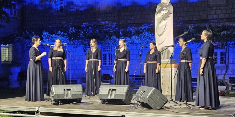 Slobodna Dalmacija – Ženske klape pobrale lovorike na ovogodišnjem glazbenom festivalu u Sinju. Dodijeljene su i posebne zahvalnice