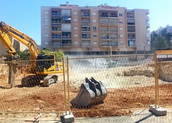 Slobodna Dalmacija – U Splitu na mjestu srušene kuće niču dvije zgrade, susjedi su zgroženi: ‘Sumnjamo da Grad pogoduje investitoru…’