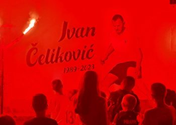 Bengalke, pljesak, suze na Šupjaci. Otkriven mural u spomen na Ivana Čelikovića: ‘Fali nam, mogu misliti koliko fali svojim najbližima… ‘