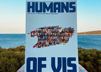 Slobodna Dalmacija – Viški srednjoškolci napravili vrhunsku galeriju domaćih faca: Nije ovo Facebook nego…