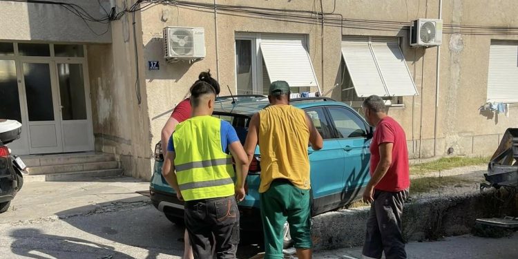 Slobodna Dalmacija – Divna gesta radnika Čistoće! Ganuta Splićanka prepričala situaciju kojoj je svjedočila: ‘Našim gradom hodaju heroji’