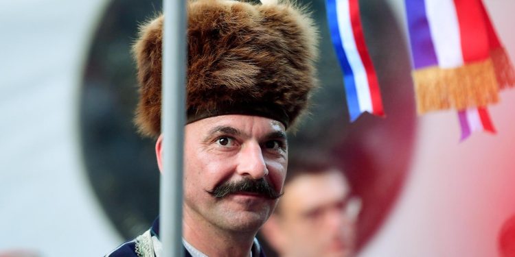 Slobodna Dalmacija – Tko je slavodobitnik Sinjske alke? Radi u MUP-ovoj specijalnoj interventnoj jedinici, otac mu je bio alkarski momak…