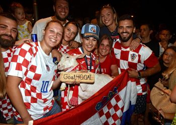 Znamo tko je sve ‘kriv’ što se na dočeku olimpijske pobjednice u Splitu pojavila i prava pravcata koza: ‘Barbara je naš GOAT!’