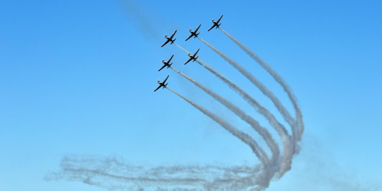 Slobodna Dalmacija – ‘Krila Oluje’ proparala neretvansko nebo. Pogledajte trenutke majstorstva hrvatskih pilota akrobata koji oduzimaju dah!