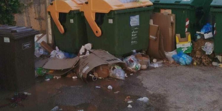 U ulici Svetog Vinka Paulskog već danima “šiklja” voda iz cijevi: “Puknuće se širi i prijeti da se pretvori u fontanu, ali nitko ne reagira”