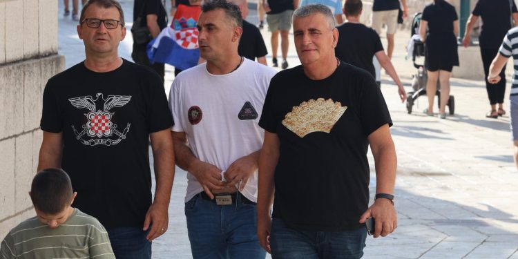 Slobodna Dalmacija – Bulj nakon Thompsonovog koncerta u Imotskom: ‘Dozlogrdili su nam više ovi profesionalni lovci na fašiste’