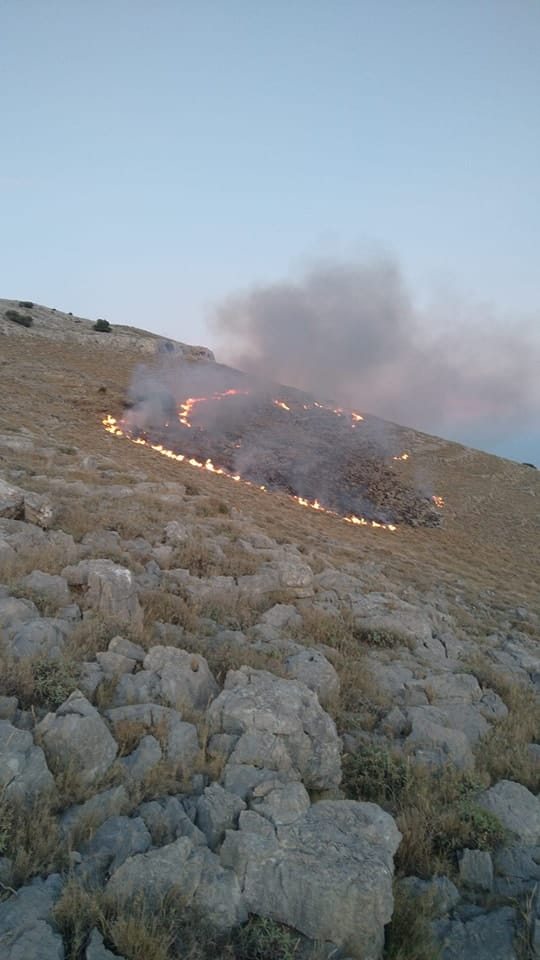 Slavili Oluju pa signalnom raketom zapalili otok na Kornatima!