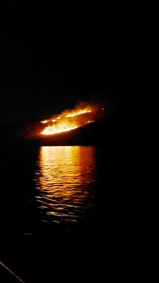 Slavili Oluju pa signalnom raketom zapalili otok na Kornatima!