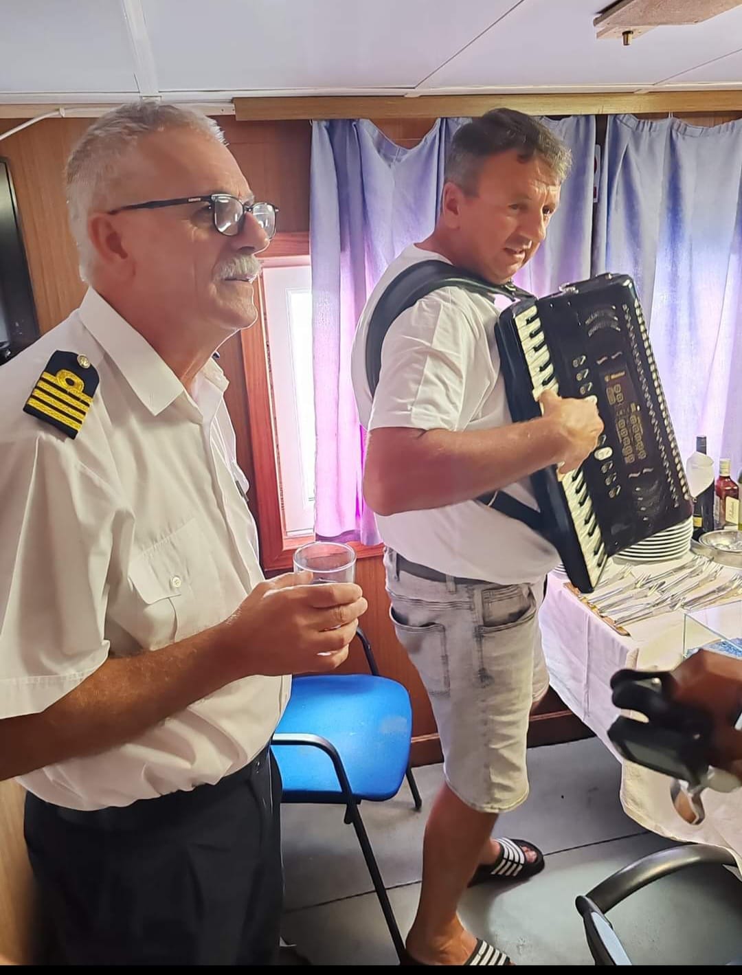 EMOTIVAN ISPRAĆAJ Kapetan Lastova Milo Sršen nakon 43 godine plovidbe otišao u mirovinu: "Vraćam se na svoj Mljet!"