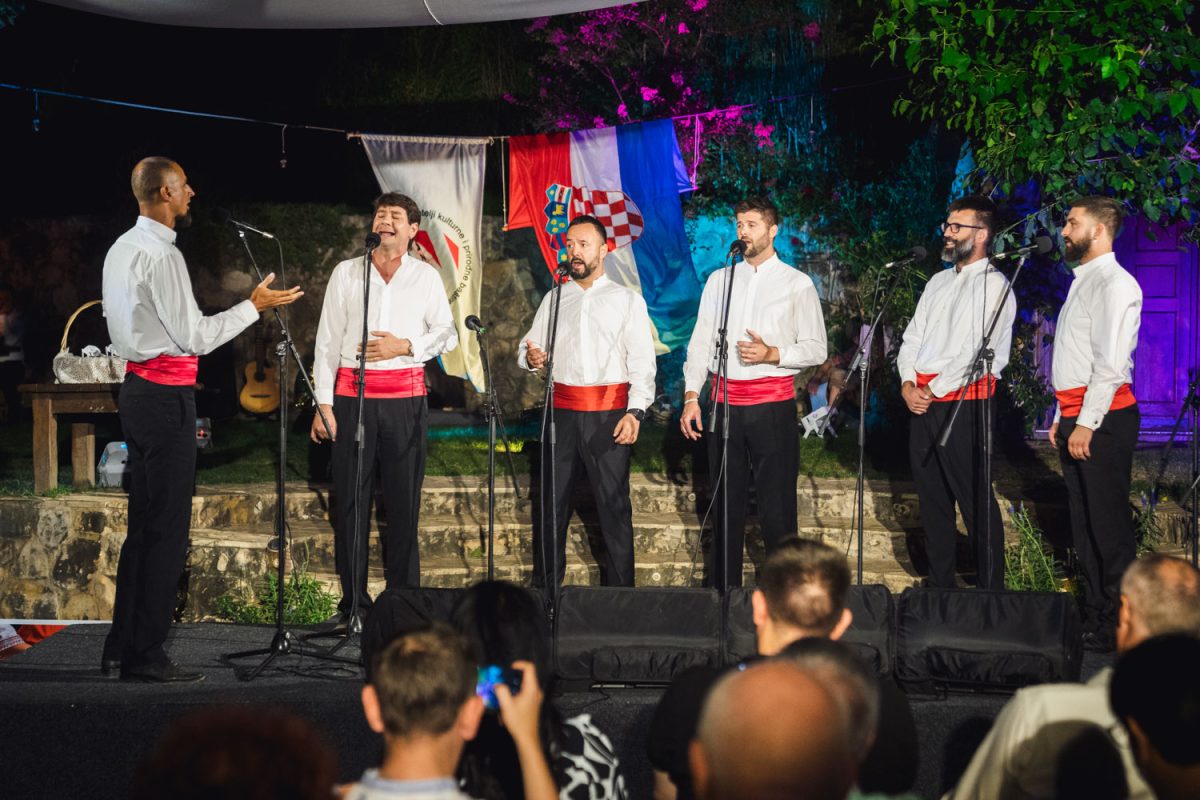 7 30 smotra klapa zrnovnica 30