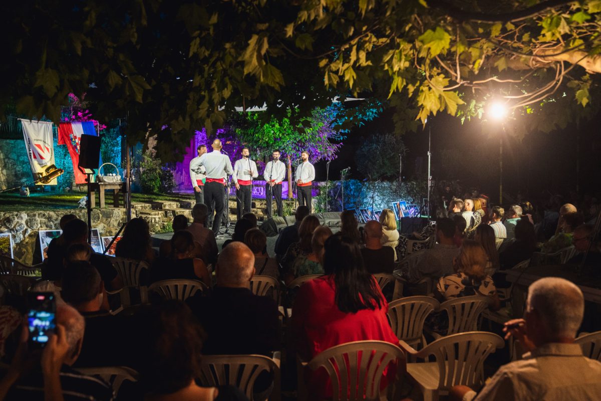 7 30 smotra klapa zrnovnica 35