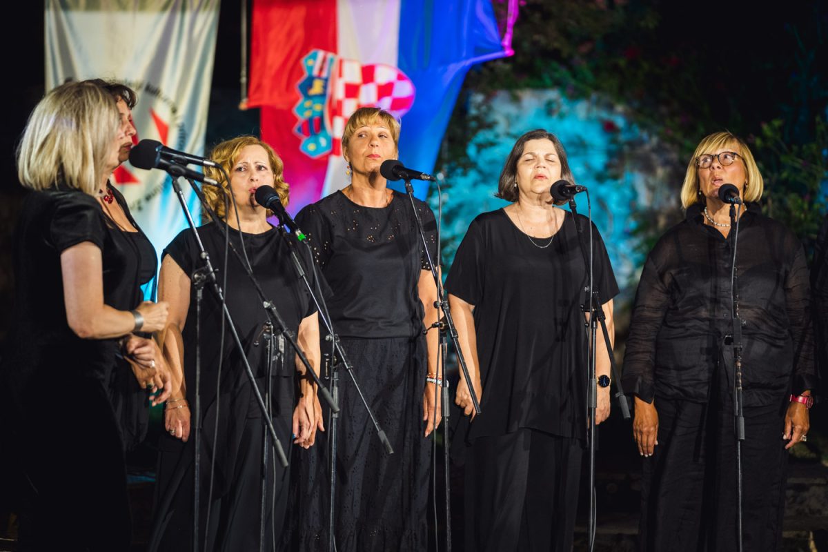 7 30 smotra klapa zrnovnica 39