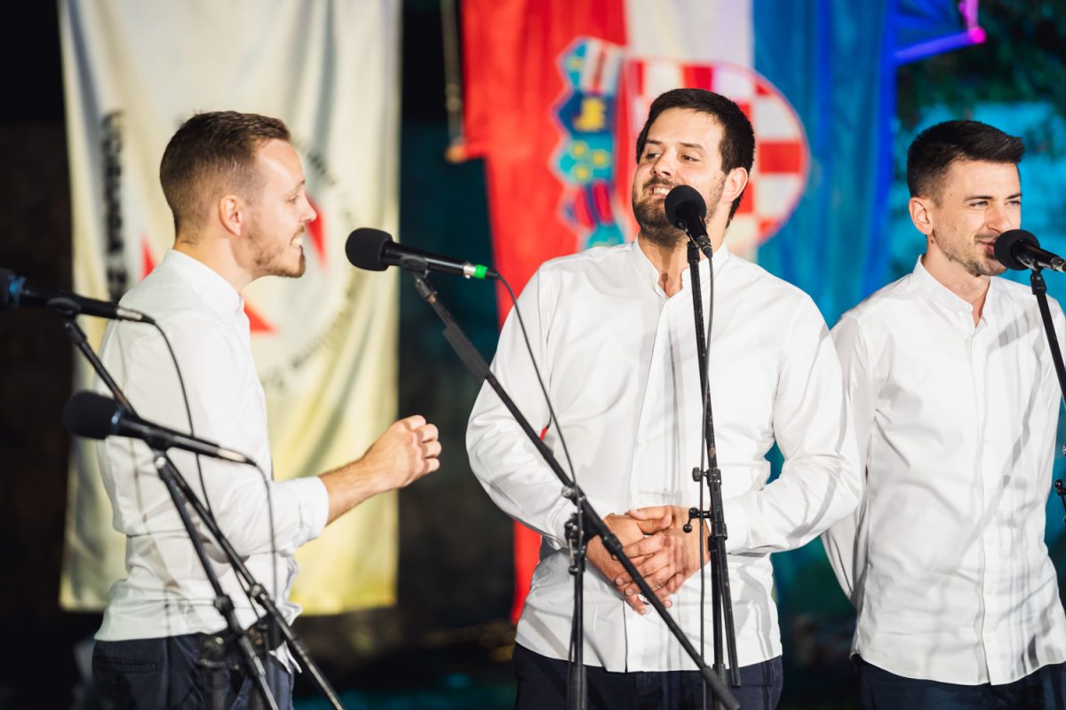 7 30 smotra klapa zrnovnica 44