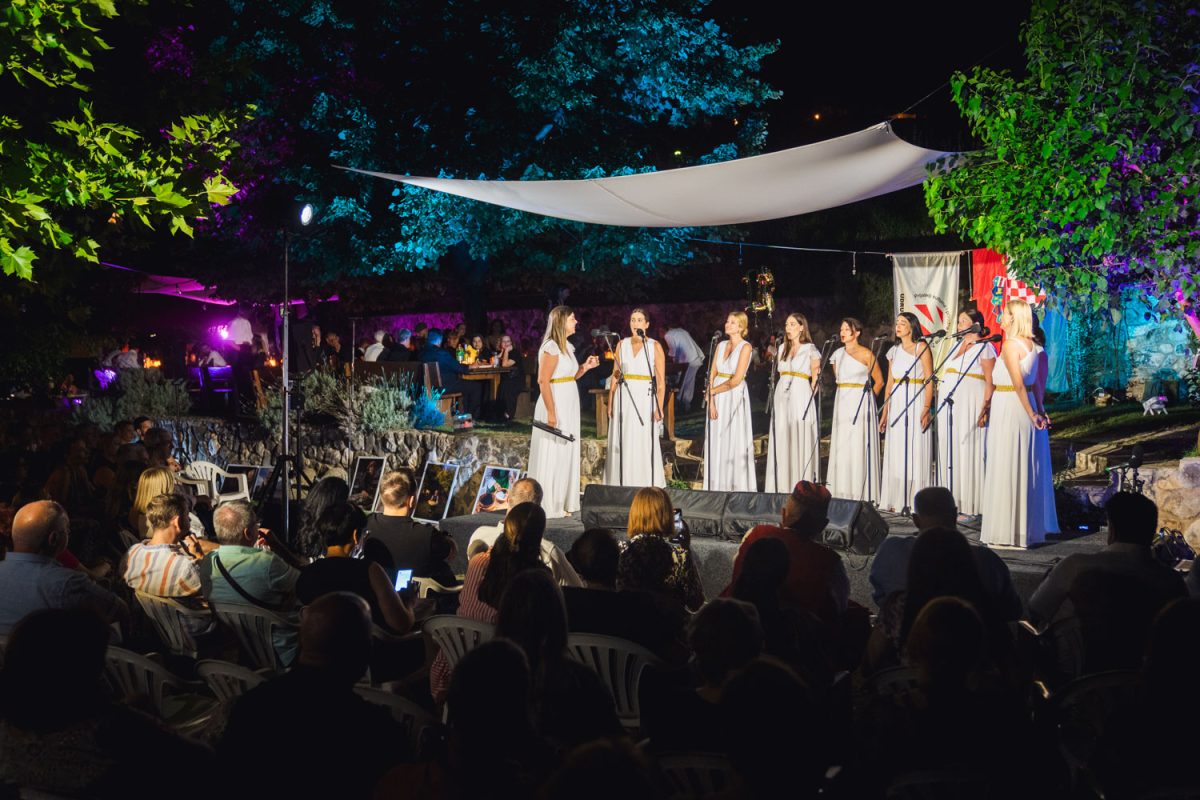 7 30 smotra klapa zrnovnica 52