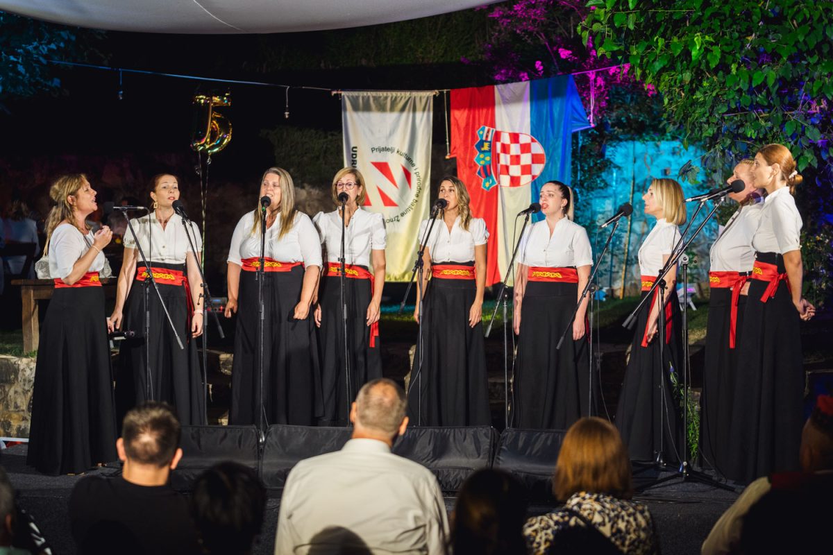 7 30 smotra klapa zrnovnica 62