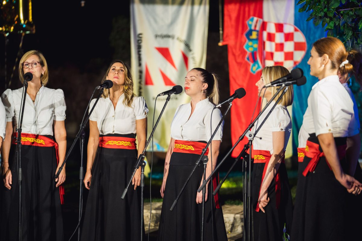 7 30 smotra klapa zrnovnica 64