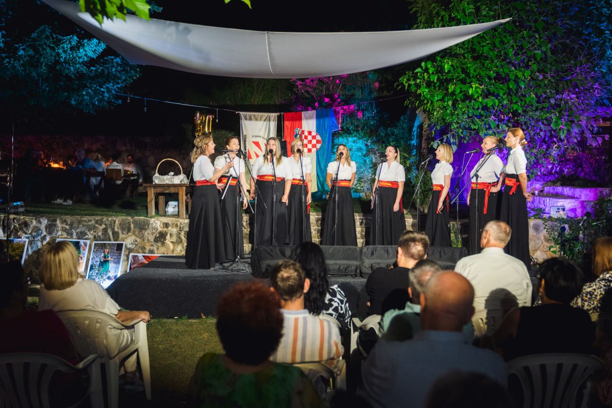 7 30 smotra klapa zrnovnica 66