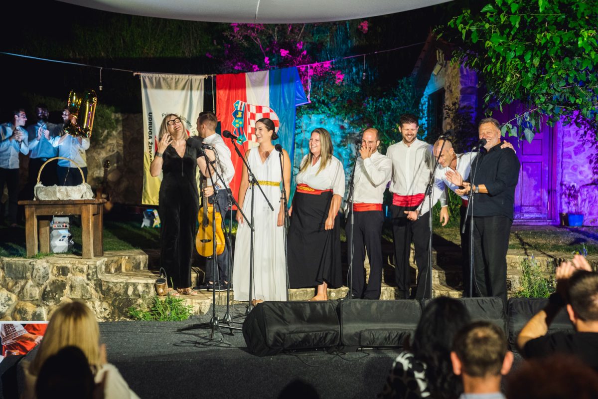 7 30 smotra klapa zrnovnica 71