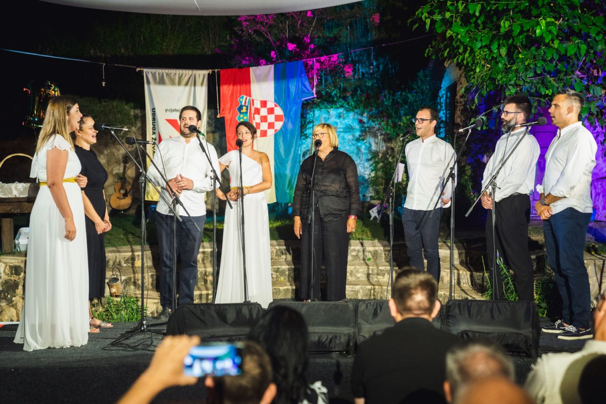 7 30 smotra klapa zrnovnica 72