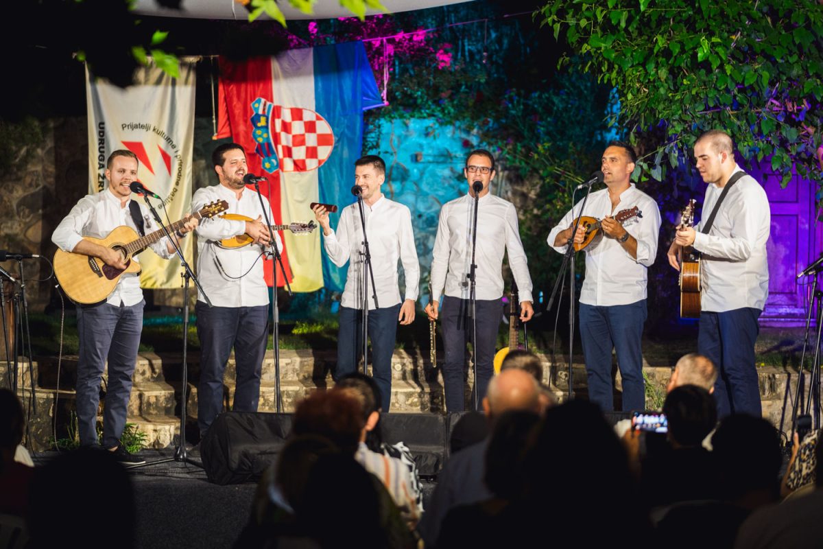 7 30 smotra klapa zrnovnica 73