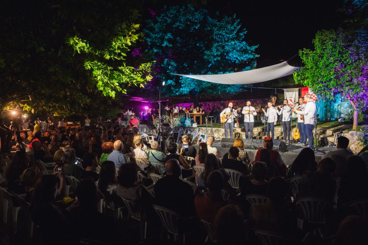 7 30 smotra klapa zrnovnica 74