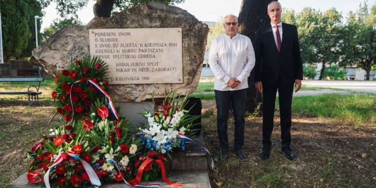 OBILJEŽENA 83. OBLJETNICA FORMIRANJA I STRIJELJANJA PRVOG SPLITSKOG I SOLINSKOG PARTIZANSKOG ODREDA “Svoji su na svome htjeli biti i jezikom svojim htjeli govoriti. Sve drugo, u današnje vrijeme je politika”