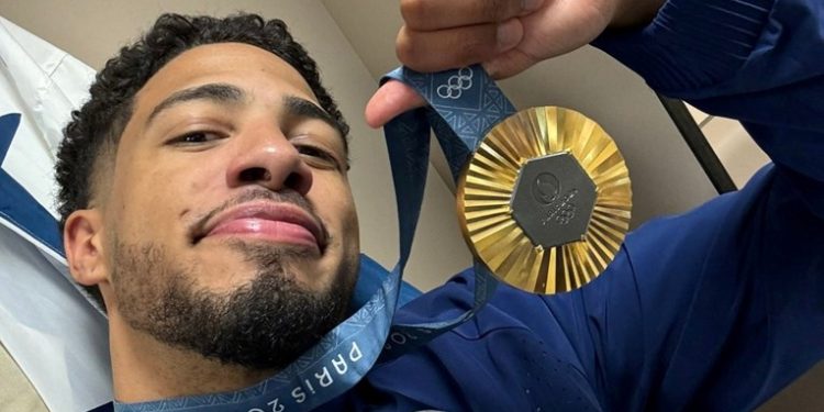 NAJMANJE IGRAO Američki košarkaš se sprda na vlastiti račun: ‘Kad ne napraviš ništa, a dobiješ peticu’ | NACIONAL.HR