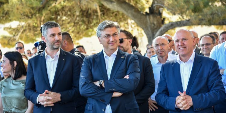 Ambiciozni HDZ-ovac iritira Plenkovića: Naglo promijenio kurs, a sve zbog moćne organizacije