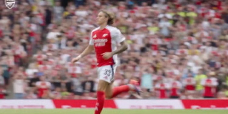 Arsenal, ovacije za Calafiorija: pogledajte njegov debi