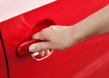 Auto Klub – Ako zalupite vratima auta iza 22 sata dobivate kaznu i još 9 čudnih pravila diljem svijeta