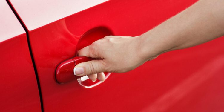 Auto Klub – Ako zalupite vratima auta iza 22 sata dobivate kaznu i još 9 čudnih pravila diljem svijeta