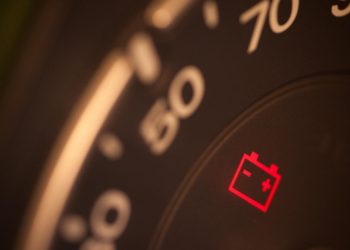 Auto Klub – Akumulator vam je prazan: Koliko dugo trebate voziti kao biste ga ponovo napunili u vožnji?