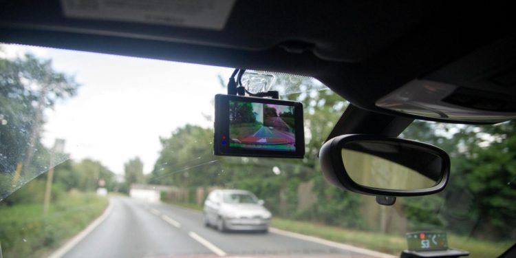 Auto Klub – Britanski vozači rado ‘drukaju’ druge vozače: Policiji u pet godina poslali 135.000 videa prekršaja