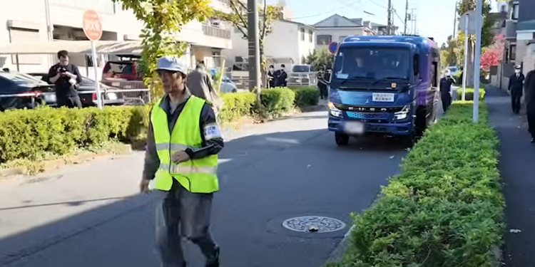 Auto Klub – Budućnost smetlarstva već danas s upotrebom autonomne vožnje: Kamion za smeće prati vozača kao ‘vjeran pas’