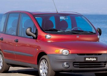 Auto Klub – Fiat Multipla: Neshvaćeni genije puni 25 godina, nije nešto lijep, ali je zato ‘hrabro dizajniran’