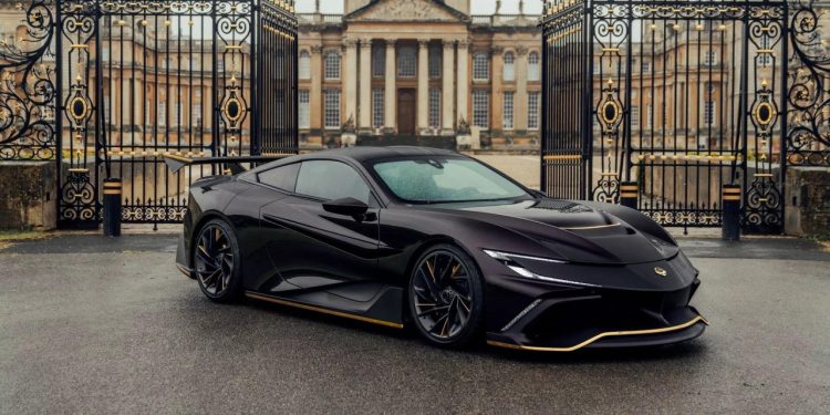 Auto Klub – Ovo je najbrži benzinski četverosjed na svijetu. Košta 2 milijuna Eura, a napravi će 39 primjeraka